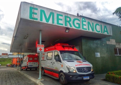 Assaltante agoniza no chão após ser baleado por justiceiro em Manaus