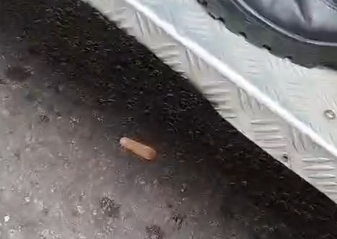 Homem tem dedo decepado em acidente entre carro e ônibus em Manaus