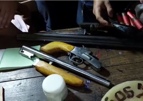 Operação apreende arsenal em barco que seria entregue para facção em Manaus