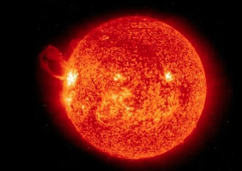 Sol emite sequência de explosões potentes e material solar atingirá a Terra