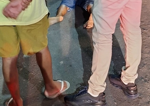 Homem é morto a tiros no meio da rua em Flores