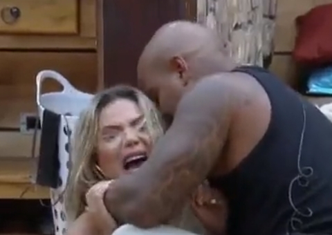 Kally surta após ser chamada de filha da p*ta por Márcia Fu: ‘minha mãe morreu'; vídeo