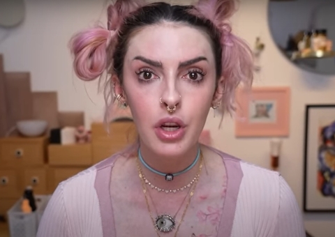 Karen Bacchini descobre ser intersexo ao revirar histórico médico; vídeo