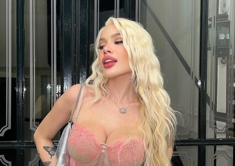 Karoline Lima aparece irreconhecível em foto antes de recauchutagem no rosto