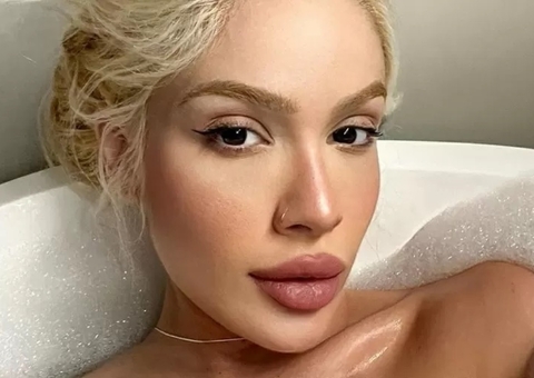 Karoline deixa casa de Éder Militão após fim do relacionamento