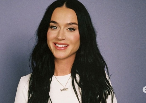 Katy Perry entra de surpresa no "Estrela da Casa"