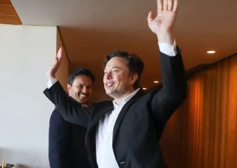 No Brasil, Elon Musk diz que Starlink vai conectar 19 mil escolas e monitorar a Amazônia