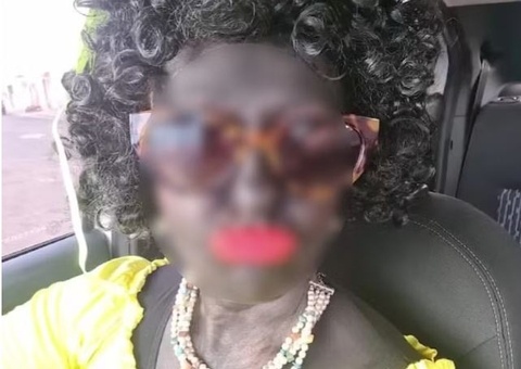Mulher utiliza 'blackface' em festa e é denunciada por racismo