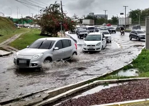 Força-tarefa realiza obras em avenidas que tem pontos de alagação em Manaus