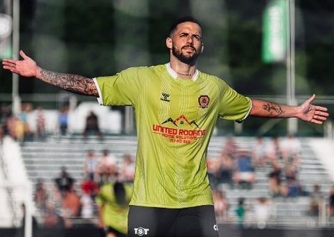 Grêmio testa melhor do mundo de futebol 7 no campo e estuda contrato curto