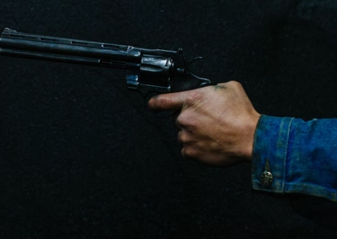 Homem é preso após atirar na própria filha dentro de casa no Amazonas