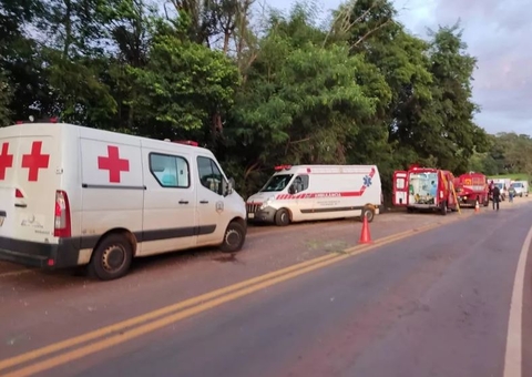 Acidente com ônibus que transportava doentes deixa 8 mortos e 15 feridos
