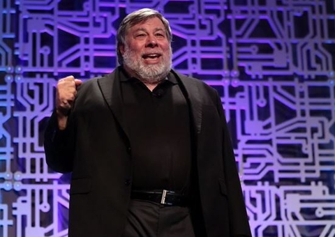 Cofundador da Apple sofre AVC durante evento e é internado às pressas