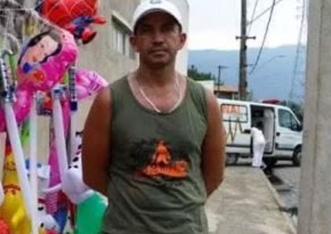 Vendedor de balões morre ao levar soco de concorrente