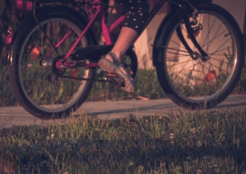 Jovem morre atropelada enquanto andava de bicicleta no Santa Etelvina 