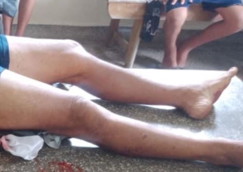 Homem se entrega após matar rival mas deixa delegacia pela porta da frente no Amazonas