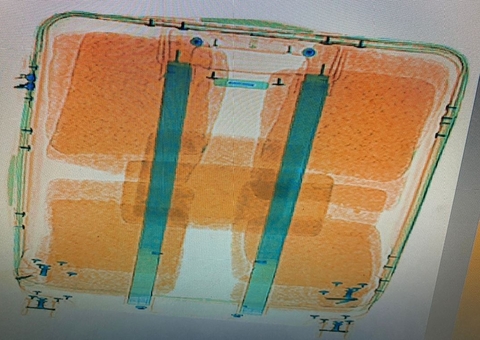 Mulher é presa no aeroporto de Manaus ao tentar embarcar com 11 Kg de droga