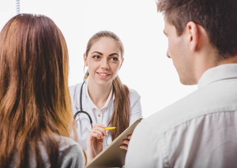 Mulheres poderão ter direito a acompanhante em todos os serviços médicos