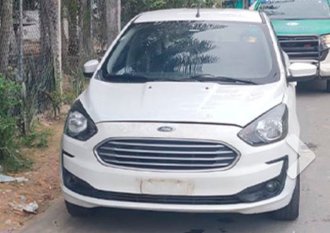 Polícia recupera dois veículos roubados em Manaus 