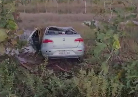 Buraco na BR-319 causa acidente com três mortos no Amazonas 