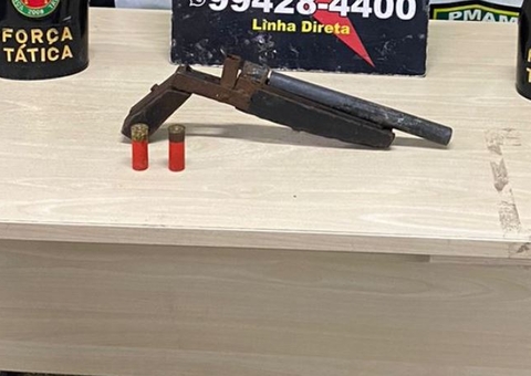 Homens são presos enquanto passeavam em moto com arma artesanal em Manaus