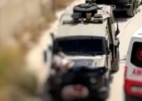 Exército israelense amarra palestino a capô de jipe na Cisjordânia