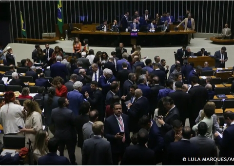 Câmara aprova isenção de imposto de renda para quem ganha até R$ 5 mil