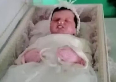 Mulher acusada de falsificar gravidez e fazer velório com boneca é absolvida