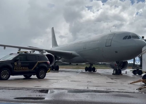 Aeronave da FAB chega a Minas Gerais com deportados dos EUA