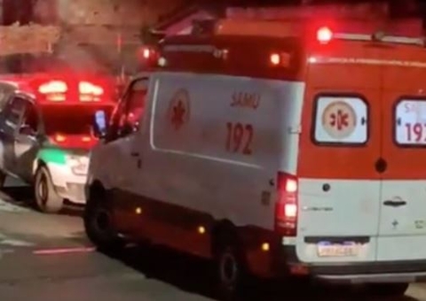 Motociclista é arremessado ao atropelar cachorro em Manaus