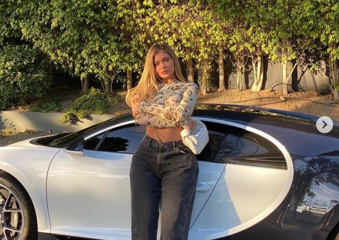 Multimilionária, Kylie Jenner pede doação e é detonada na internet