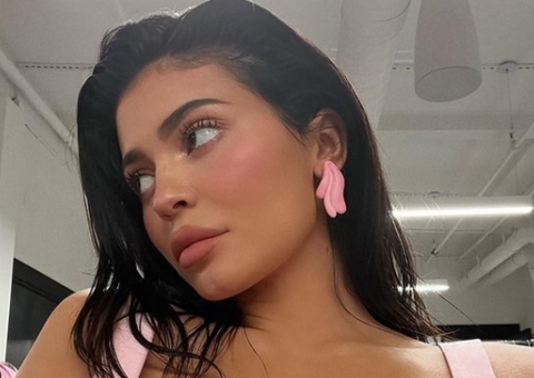 Kylie Jenner faz voos de 3 minutos em jatinho particular e é criticada por internautas