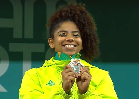 Laura Amaro conquista o bronze no levantamento de peso