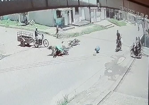 Homem tem perna dilacerada durante acidente entre 4 motocicletas no Amazonas
