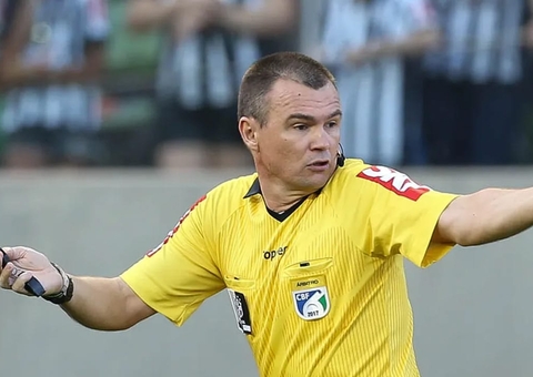 Vuaden erra na súmula e registra expulsão de Pec em vez de Rossi em Cruzeiro x Vasco