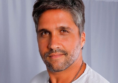 Leo Chaves surpreende ao revelar que se casou na véspera do Natal