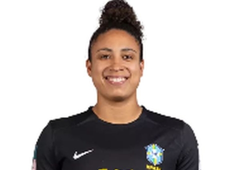 Lelê aponta evolução e diz que seleção está 'mais preparada' contra França