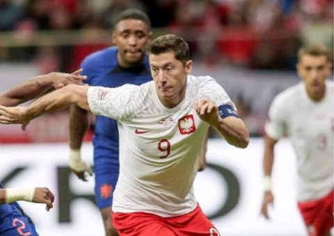 Barcelona vence o Villarreal com dois de Lewandowski e gol de promessa