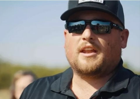 Aos 30 anos, líder de movimento antimáscara morre de covid-19