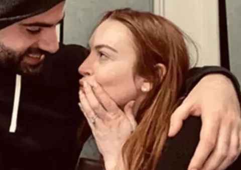 Lindsay Lohan anuncia primeira gravidez