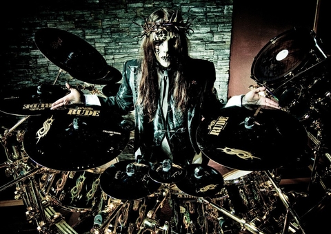 Morre aos 46 anos Joey Jordison, fundador e ex-baterista do Slipknot