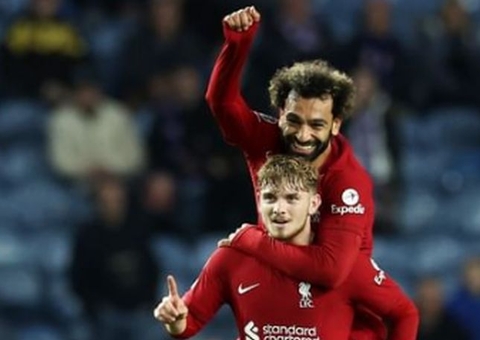 Com show de Firmino e Salah, Liverpool goleia o Rangers e encaminha vaga