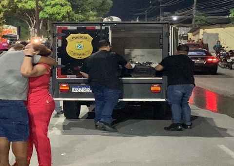 Mulher morre após motociclista perder direção em Manaus