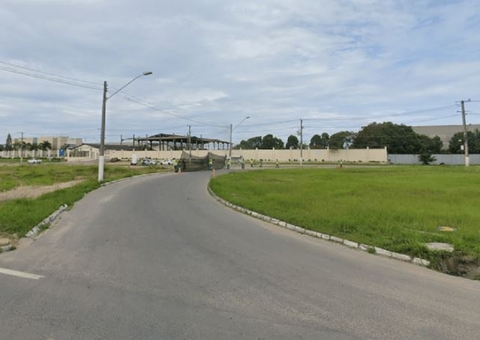 Motociclista morre após ser arrastado por carreta por mais de 100 metros