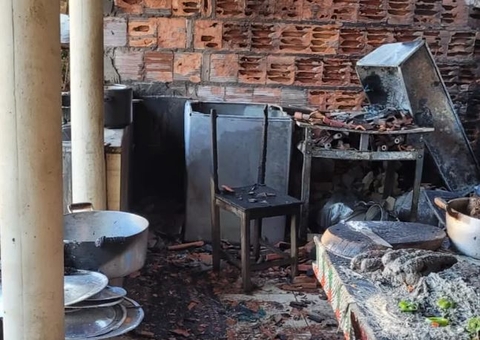 Entregador de gás fica ferido após explosão enquanto trocava botija de cliente