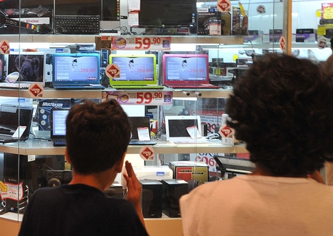 Imposto de importação sobre eletroeletrônicos e máquinas é reduzido em 10%