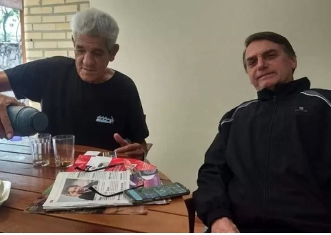 Ex-assessor de Bolsonaro diz que governo fez 'putaria' com ele e reclama de abandono