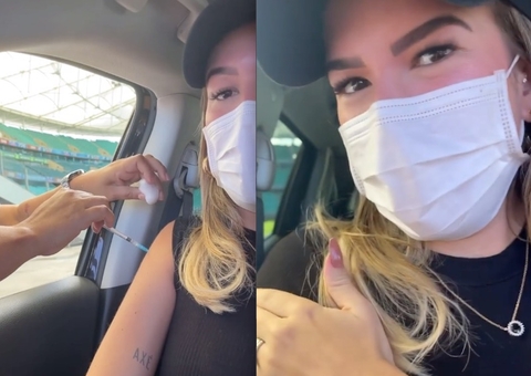 Grávida, Lorena Improta é vacinada contra covid-19