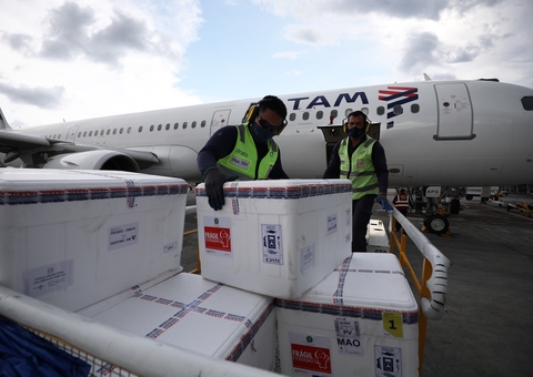 Amazonas recebe lote com 57.900 doses da vacina AstraZeneca