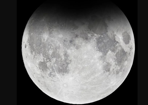 Eclipse parcial da Lua ocorre neste sábado; saiba onde será visível no Brasil